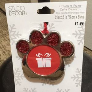 Set of 4 Paw print ornament frames
